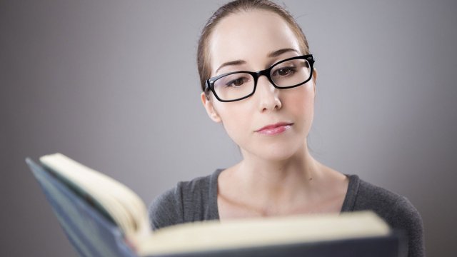 Virtuelle Influencer und KI in der Bildung: Neue Wege für Studierende und Unternehmen